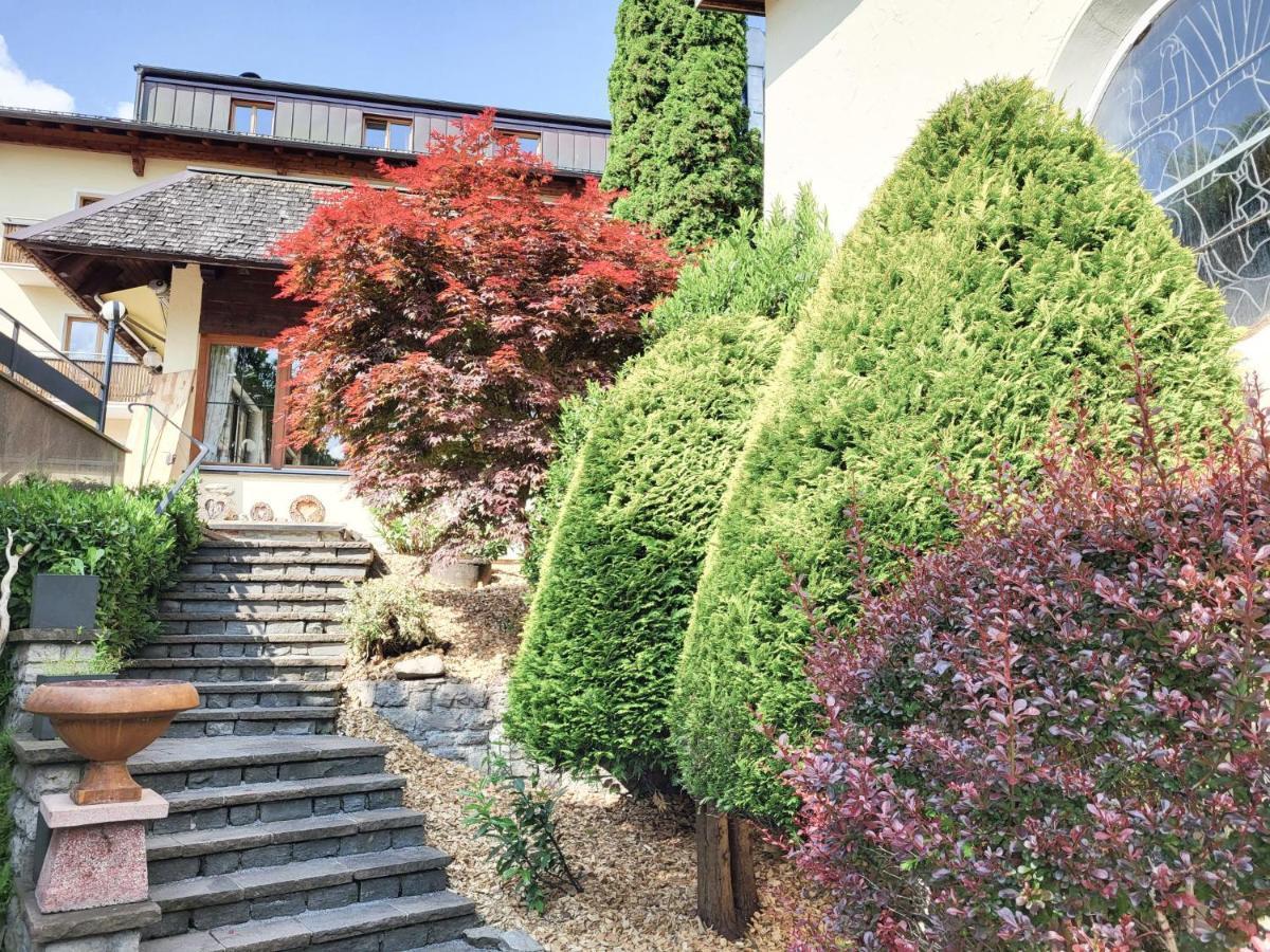 Wanderhotel Garni Cresta Schruns Bagian luar foto
