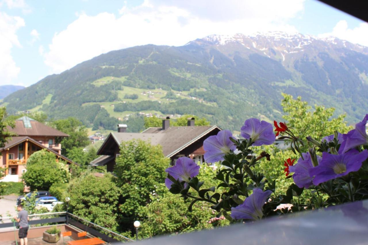 Wanderhotel Garni Cresta Schruns Bagian luar foto
