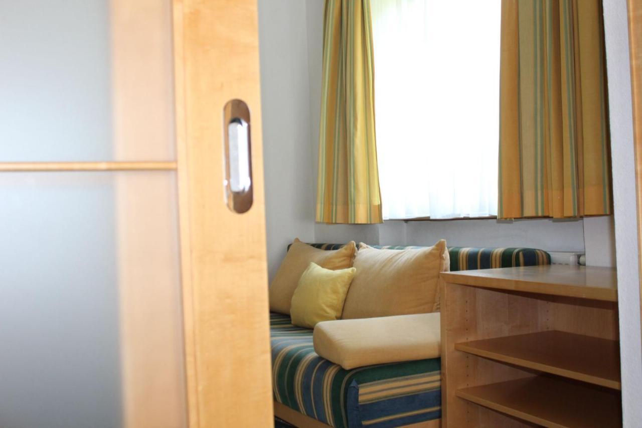 Wanderhotel Garni Cresta Schruns Bagian luar foto