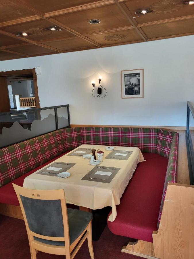 Wanderhotel Garni Cresta Schruns Bagian luar foto